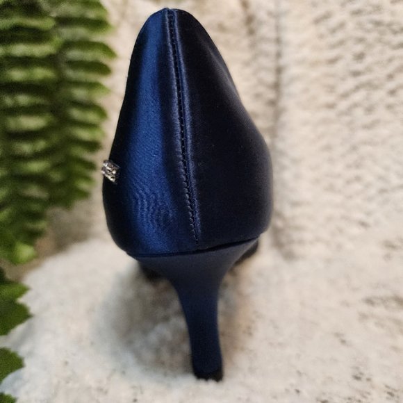 Caparros Womens Oz Peep Toe Classic Pumps, Blue Satin w/Silver Rhinestones 5.5M - Picture 7 of 16